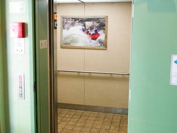 هتل Fairbridge Inn & Suites