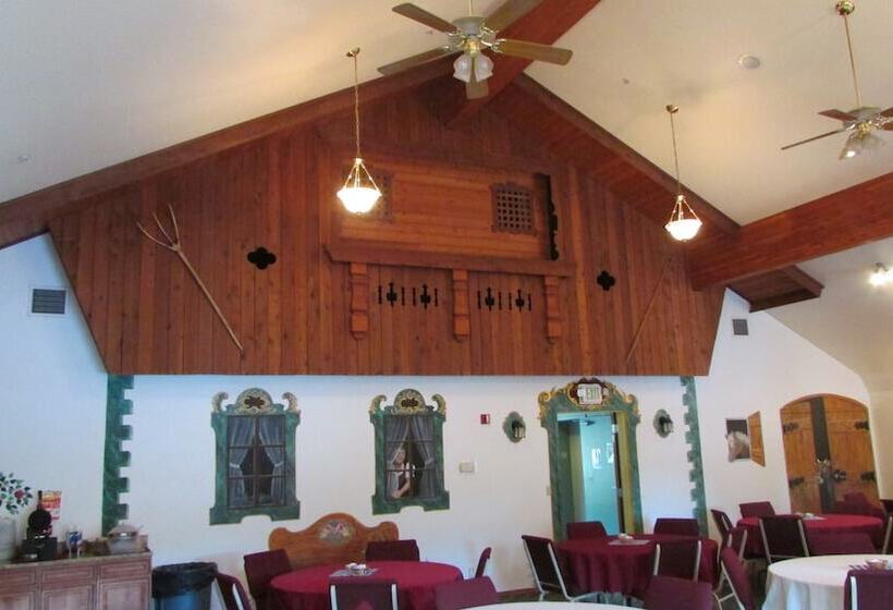 هتل Fairbridge Inn & Suites