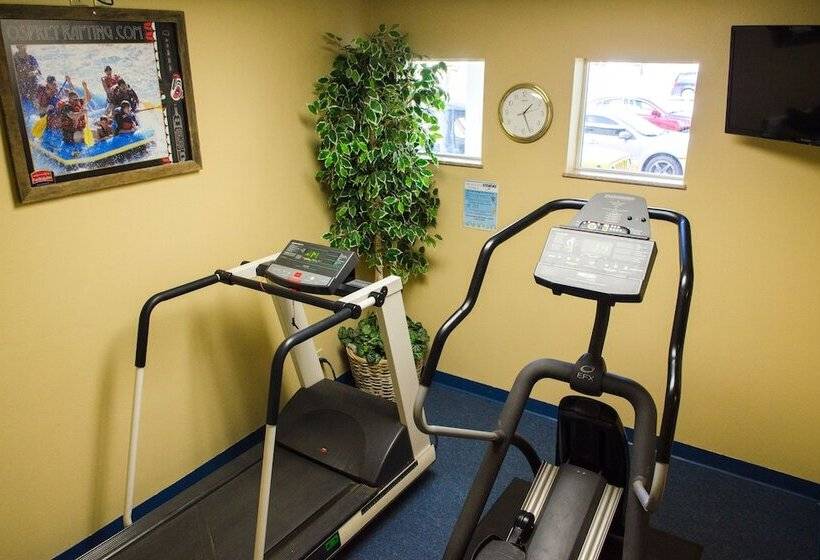 هتل Fairbridge Inn & Suites