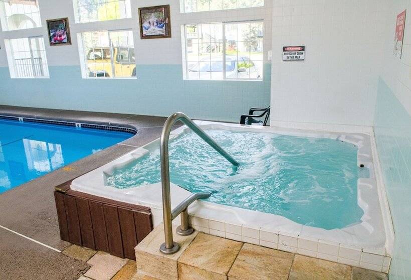 هتل Fairbridge Inn & Suites