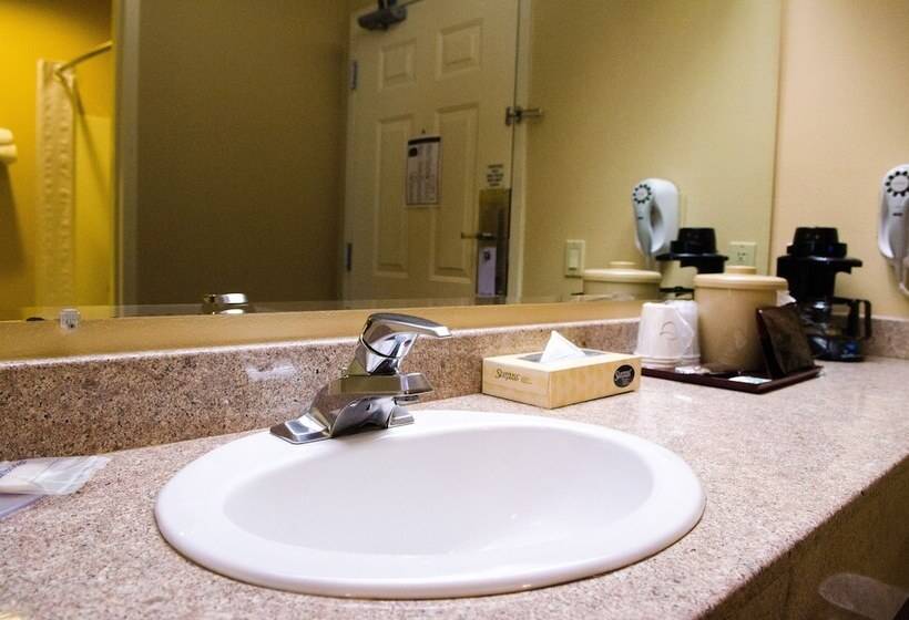 هتل Fairbridge Inn & Suites