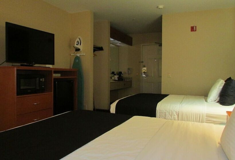 هتل Fairbridge Inn & Suites