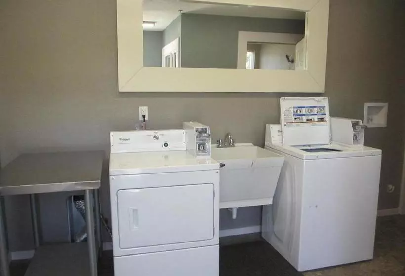 هتل Riverfront Studio Suites