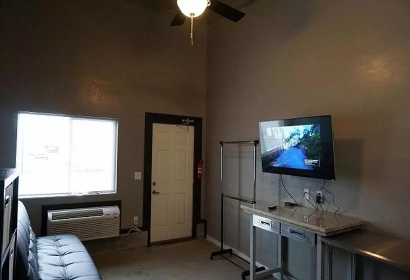 هتل Riverfront Studio Suites