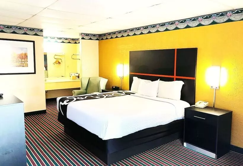 فندق Rodeway Inn