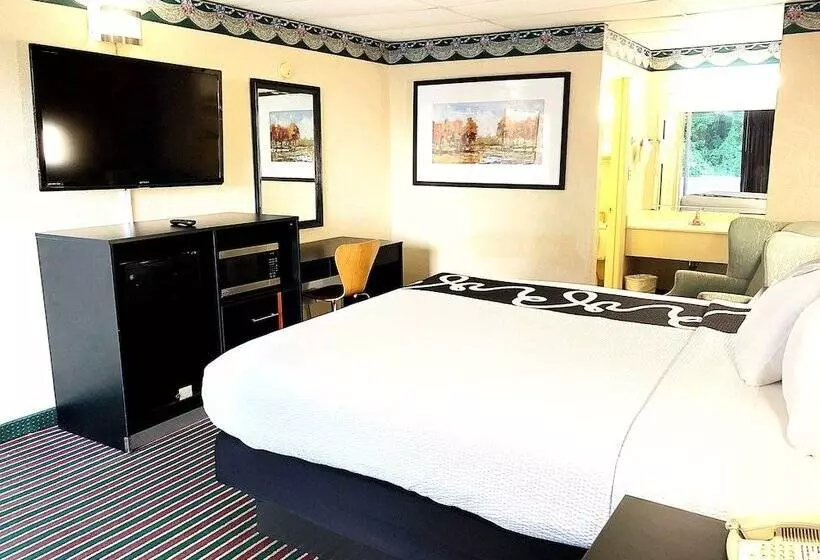 فندق Rodeway Inn