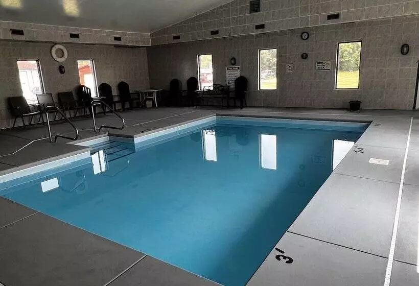 Мотель Sky Lodge Inn & Suites Delavan