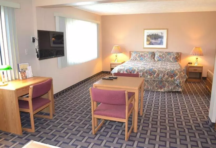Мотель Sky Lodge Inn & Suites Delavan