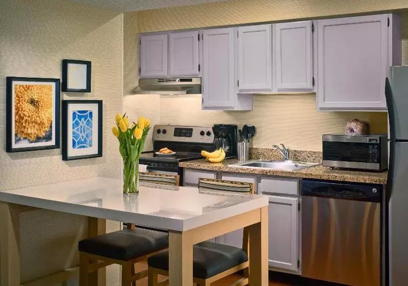 اقامتگاه Sonesta Es Suites Portland Vancouver Parkway