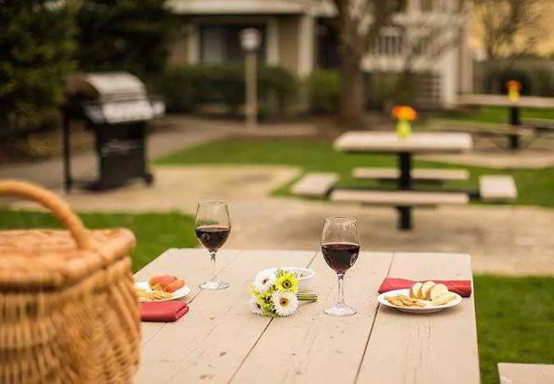 اقامتگاه Sonesta Es Suites Portland Vancouver Parkway