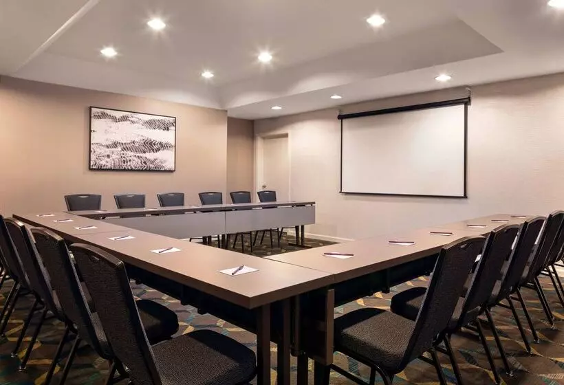 اقامتگاه Sonesta Es Suites Tempe