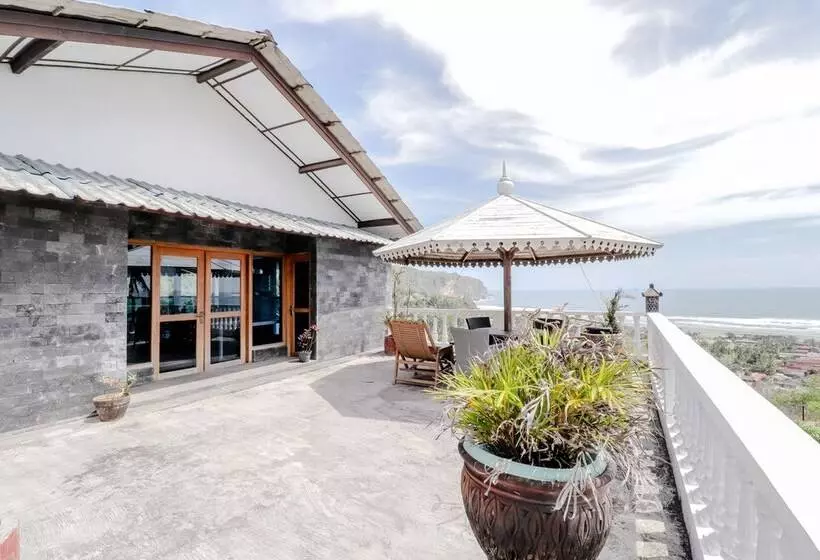 Adinda Beach Hotel And Villa