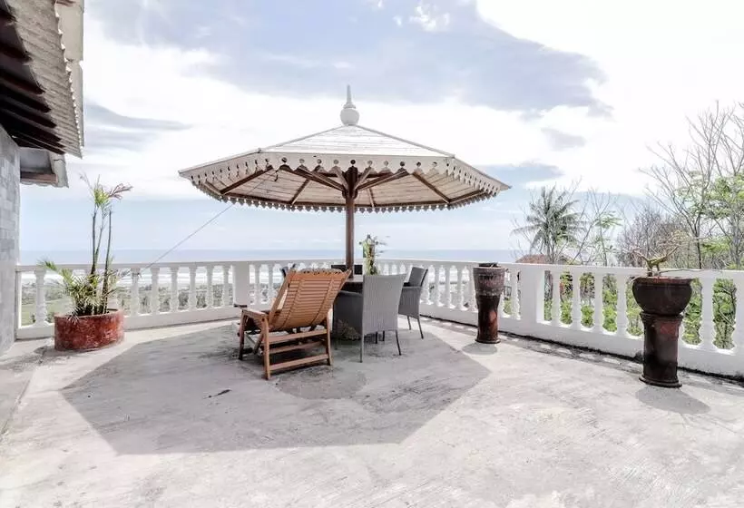 Adinda Beach Hotel And Villa