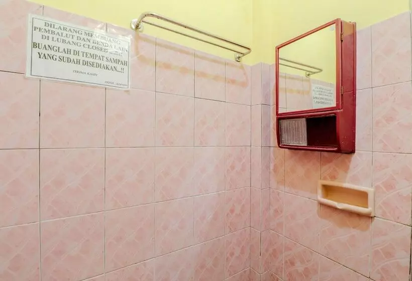 Adinda Beach Hotel And Villa