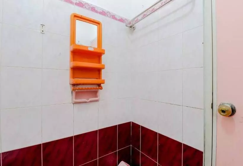 Adinda Beach Hotel And Villa