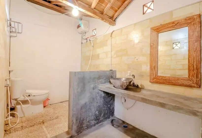 Adinda Beach Hotel And Villa