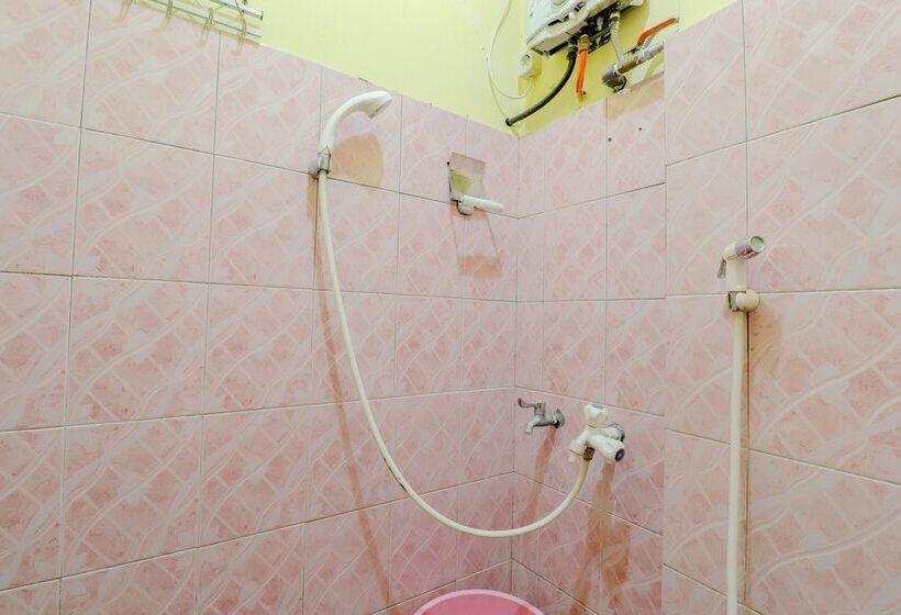 Adinda Beach Hotel And Villa