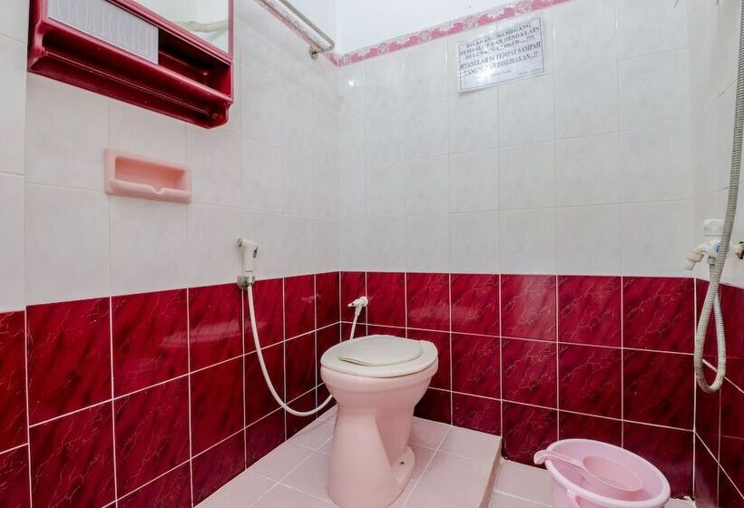 Adinda Beach Hotel And Villa