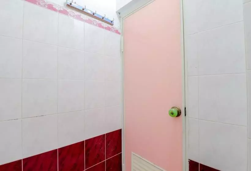 Adinda Beach Hotel And Villa