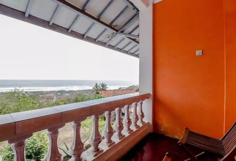 Adinda Beach Hotel And Villa