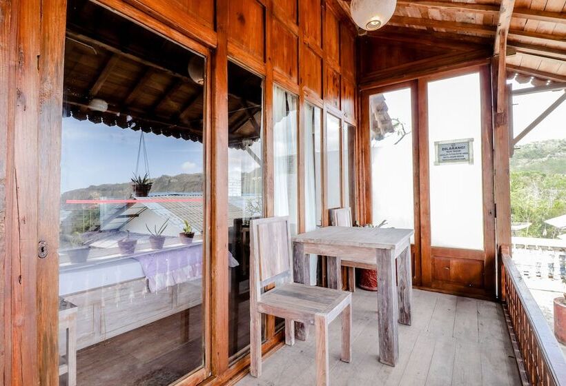 Adinda Beach Hotel And Villa