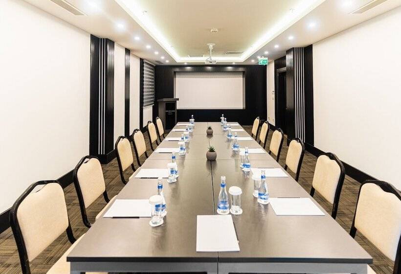 هتل Mercure Baku City