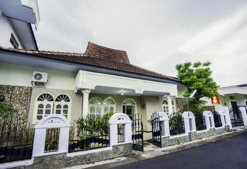 Hotel Oyo 2004 Penginapan Bidara Syariah