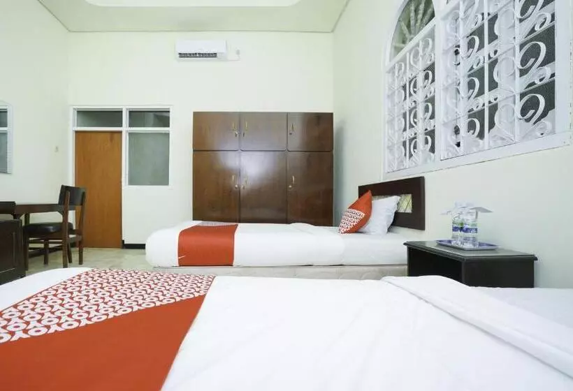 Hotelli Oyo 2004 Penginapan Bidara Syariah