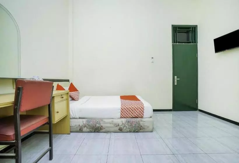 Hotelli Oyo 2004 Penginapan Bidara Syariah