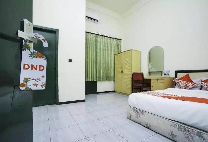 Hotelli Oyo 2004 Penginapan Bidara Syariah