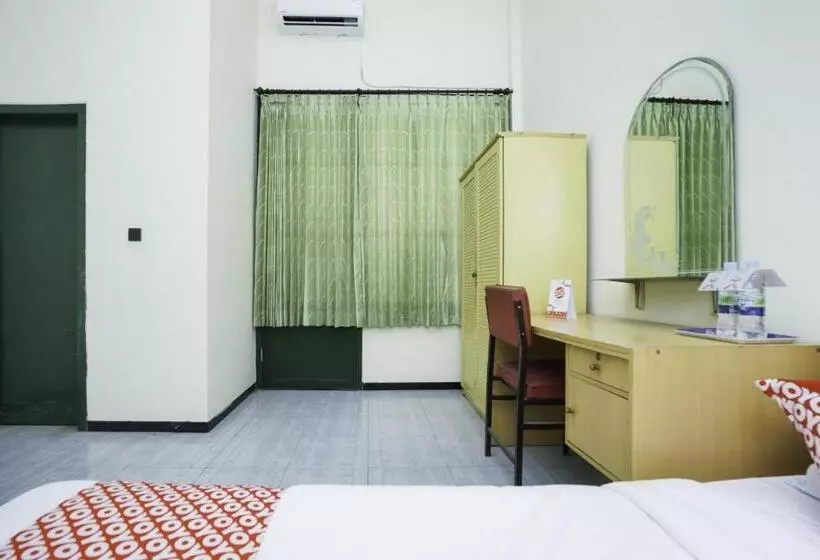 Hotelli Oyo 2004 Penginapan Bidara Syariah