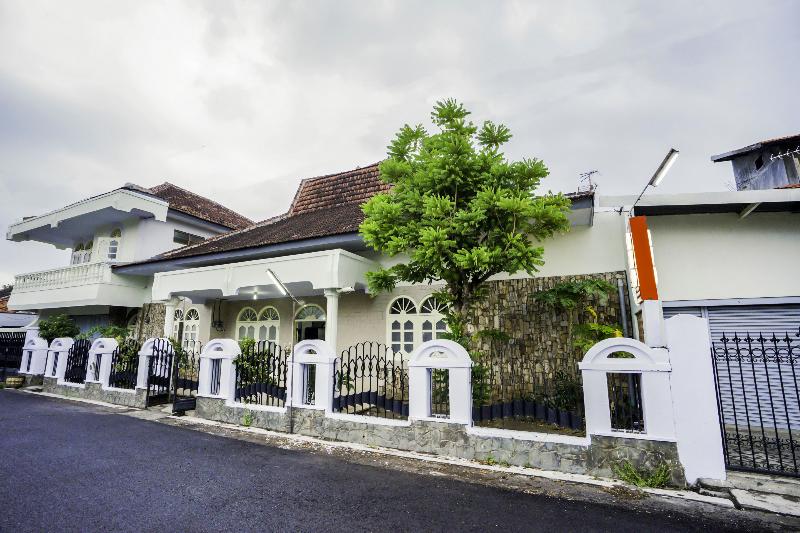 Hotel Oyo 2004 Penginapan Bidara Syariah