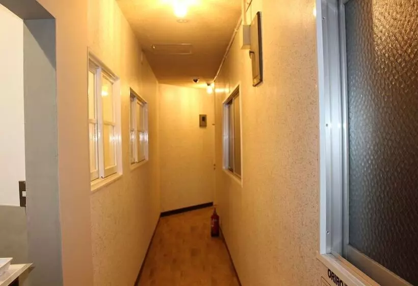 پانسیون Guest House Banvina Shiroyama   Hostel