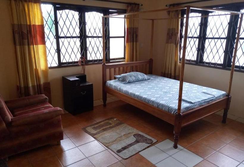 هاستل Shanzu Executive Beach Suites