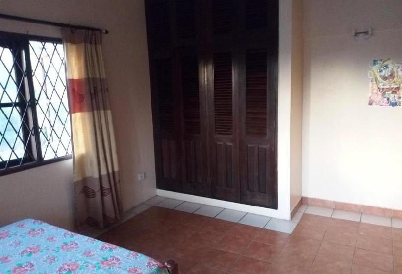 هاستل Shanzu Executive Beach Suites