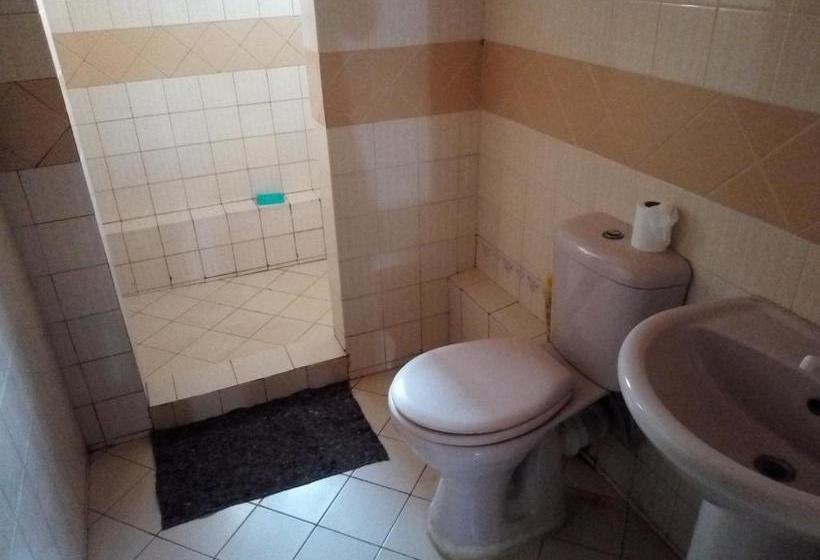 هاستل Shanzu Executive Beach Suites