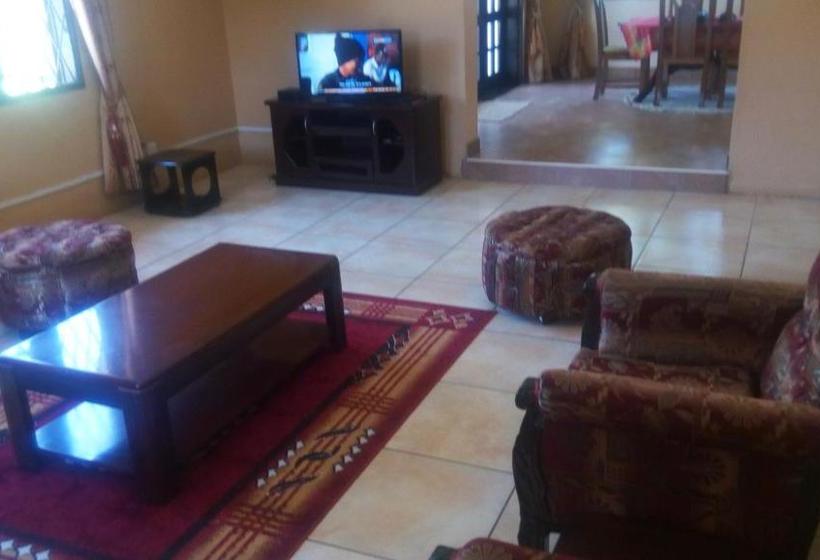 هاستل Shanzu Executive Beach Suites