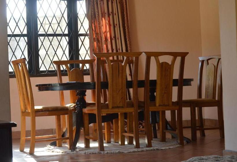 هاستل Shanzu Executive Beach Suites