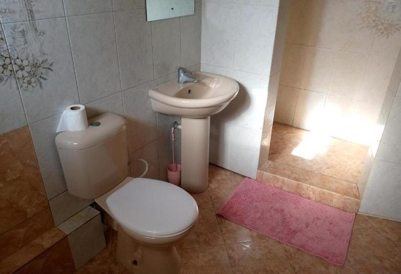 هاستل Shanzu Executive Beach Suites