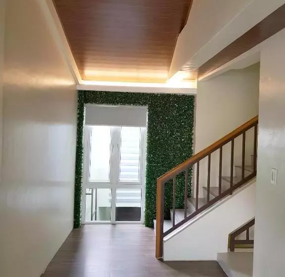 ペンション The Leaf House