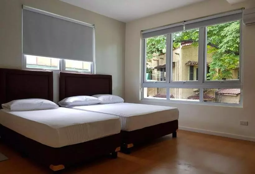ペンション The Leaf House