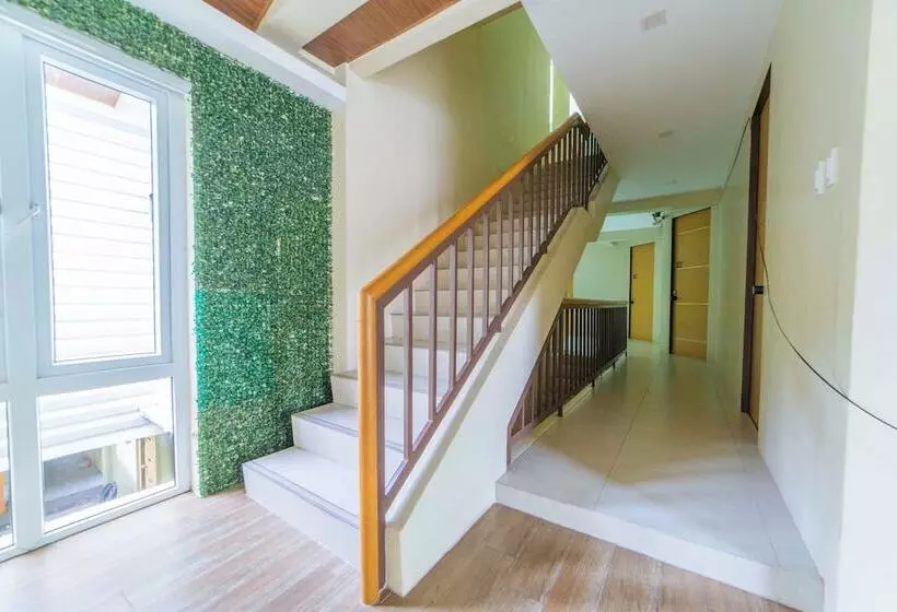 ペンション The Leaf House