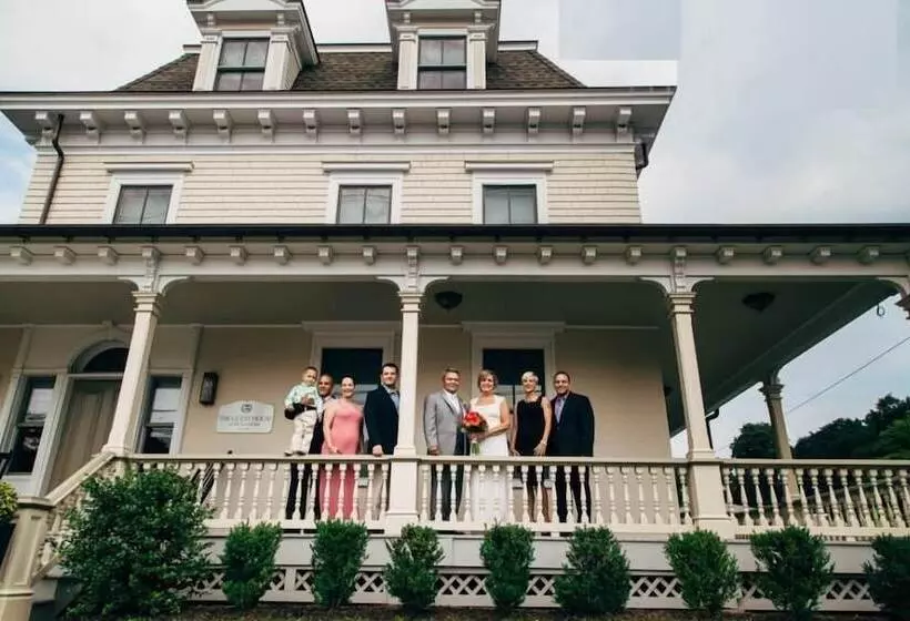 Guesthouse At Norwalk Inn