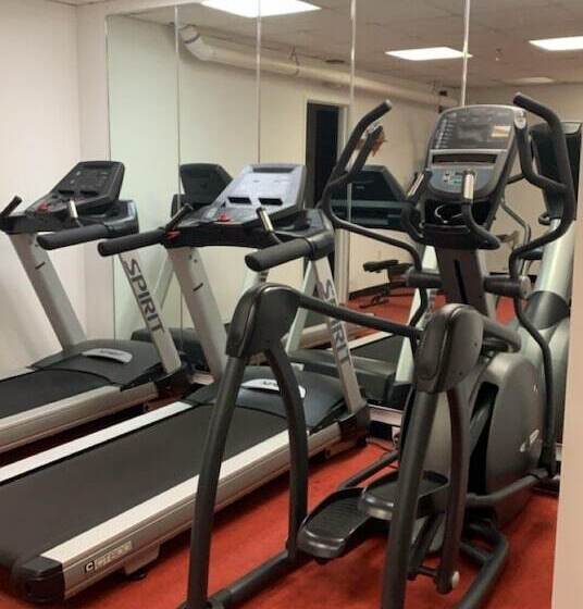 Guesthouse At Norwalk Inn