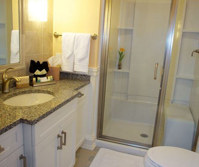 Guesthouse At Norwalk Inn