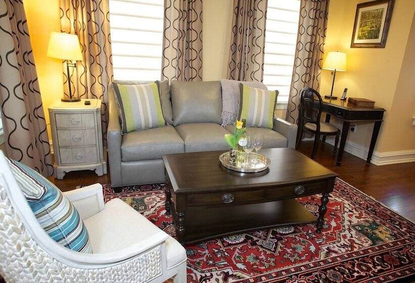 Guesthouse At Norwalk Inn