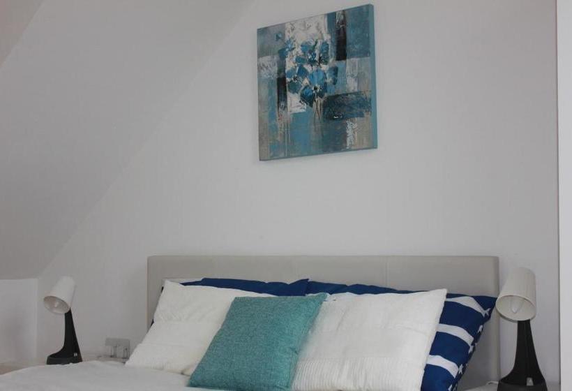 بنسيون Beautiful Ensuite Beachfront Room Worthing Homestay