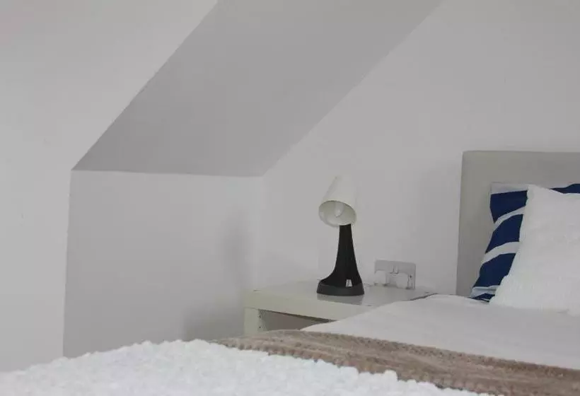 Majatalo Beautiful Ensuite Beachfront Room Worthing Homestay