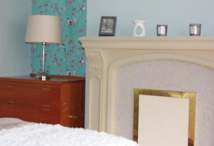 بنسيون Beautiful Ensuite Beachfront Room Worthing Homestay