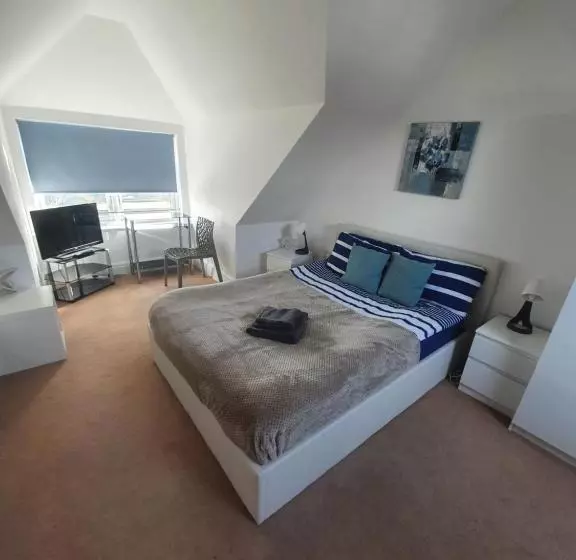 Majatalo Beautiful Ensuite Beachfront Room Worthing Homestay